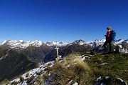 63 Alla croce di vetta del Pizzo Badile (2044 m)